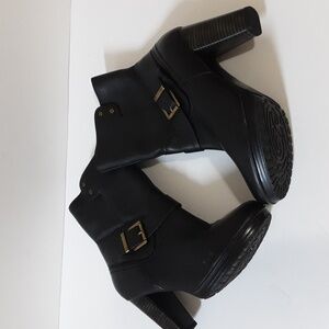 Clarks indigo ankle booties women 9M healed black leather festival rodeo casual